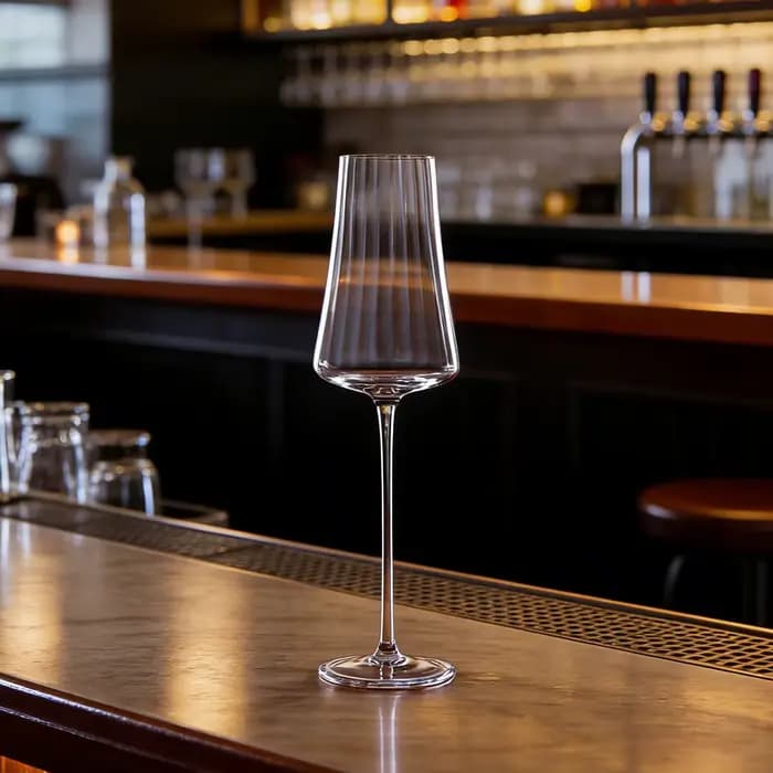 Verres à champagne à pied haut en cristal de la série CRISON Boutique