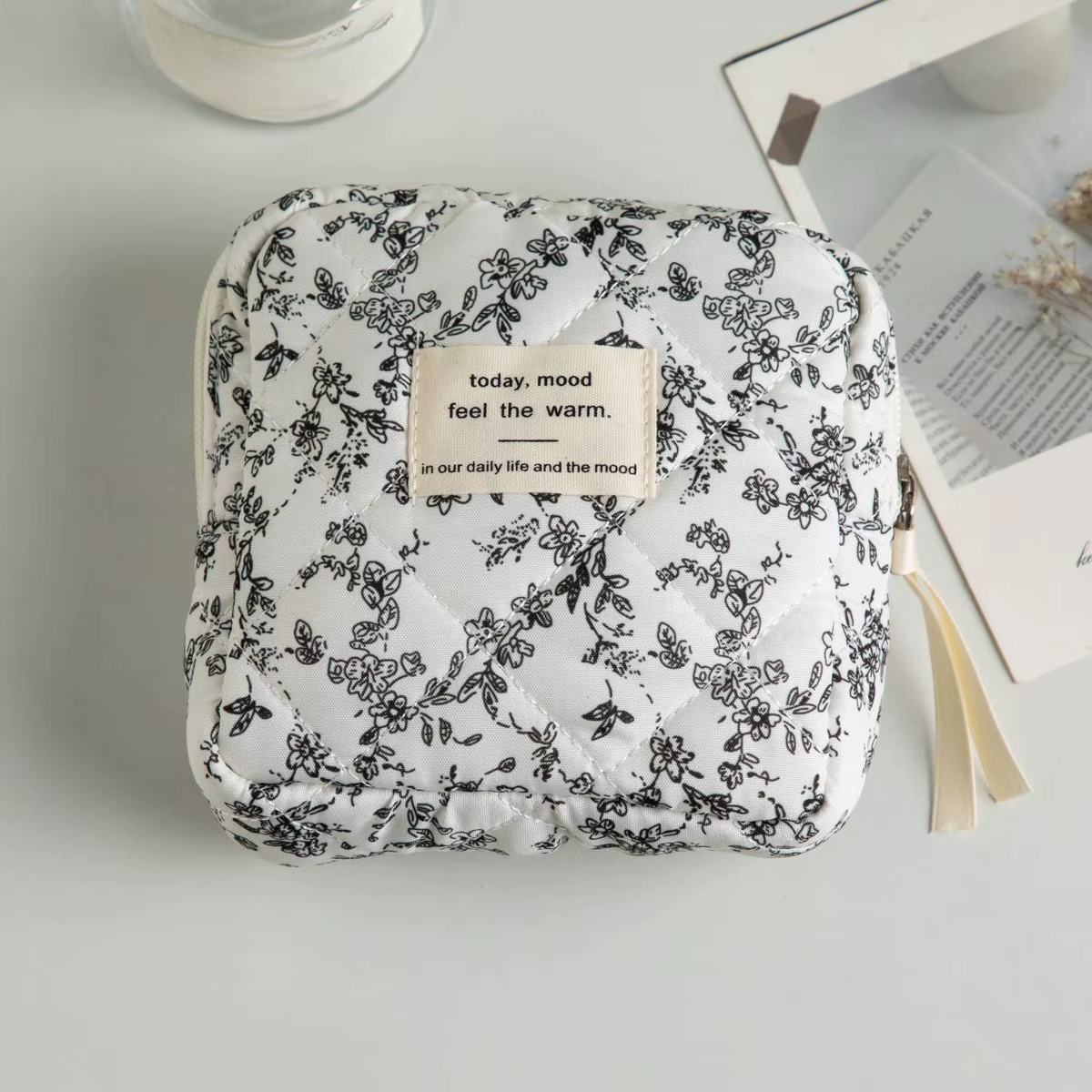 Mini sac à cosmétiques carré mignon pour femmes, écouteurs portables, rouge à lèvres, serviettes hyg