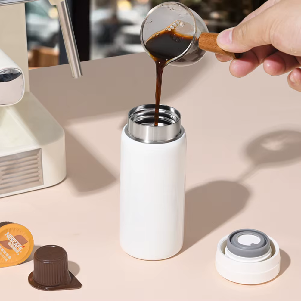 Thermos miniature de 280 ml. Petit et portable. Convient pour le travail, les études et le fitness. Bande anti-fuite. Antidérapant en bas
