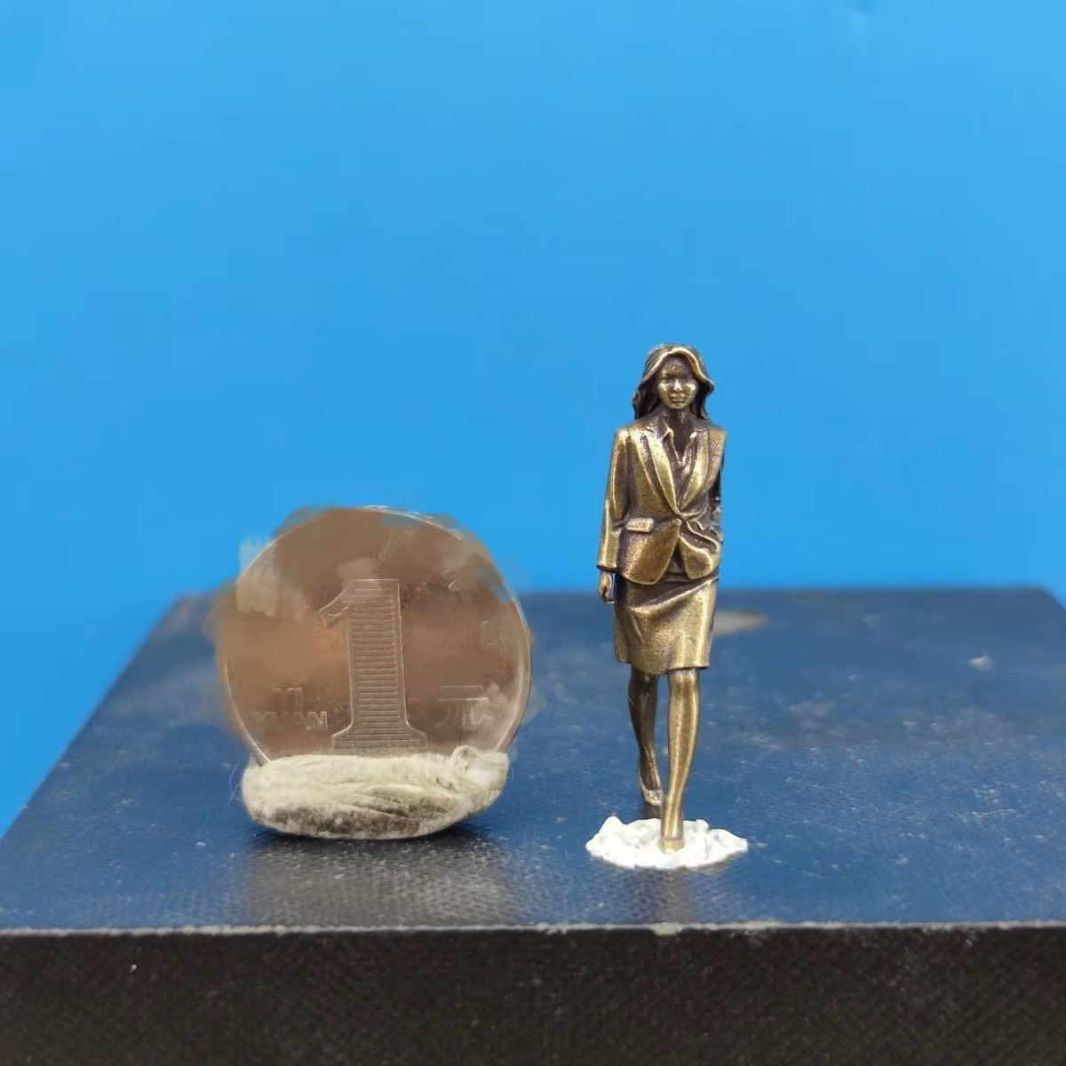 Figurine OL d'affaires Miniature en laiton, modèle de dame de collier, ornement de bureau pour la décoration de la maison, accessoire de Micro paysage