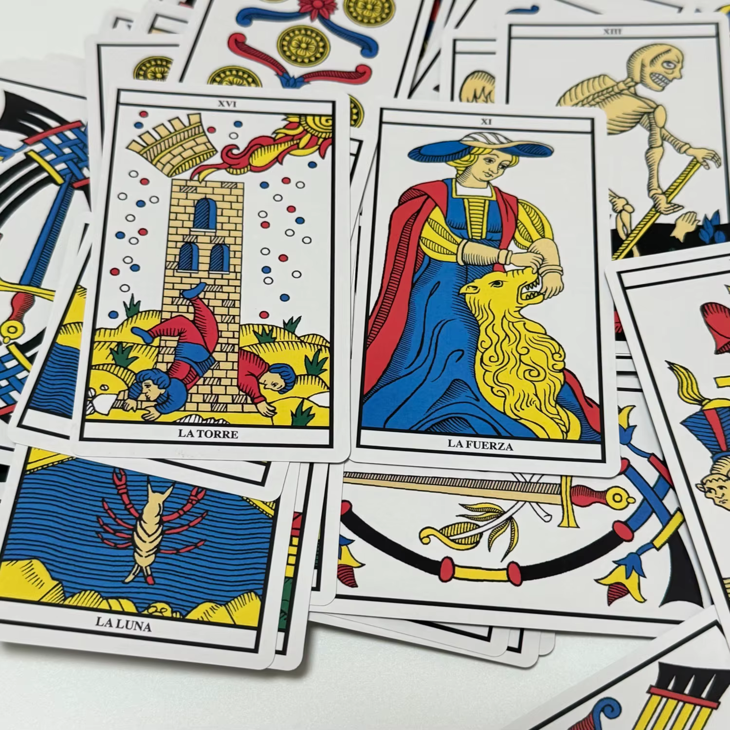 Le Tarot de Marseille, édition espagnole, jeu de cartes de tarot, 78 cartes, basé sur le système de Marseille
