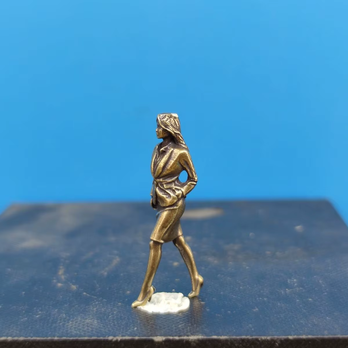 Figurine OL d'affaires Miniature en laiton, modèle de dame de collier, ornement de bureau pour la décoration de la maison, accessoire de Micro paysage