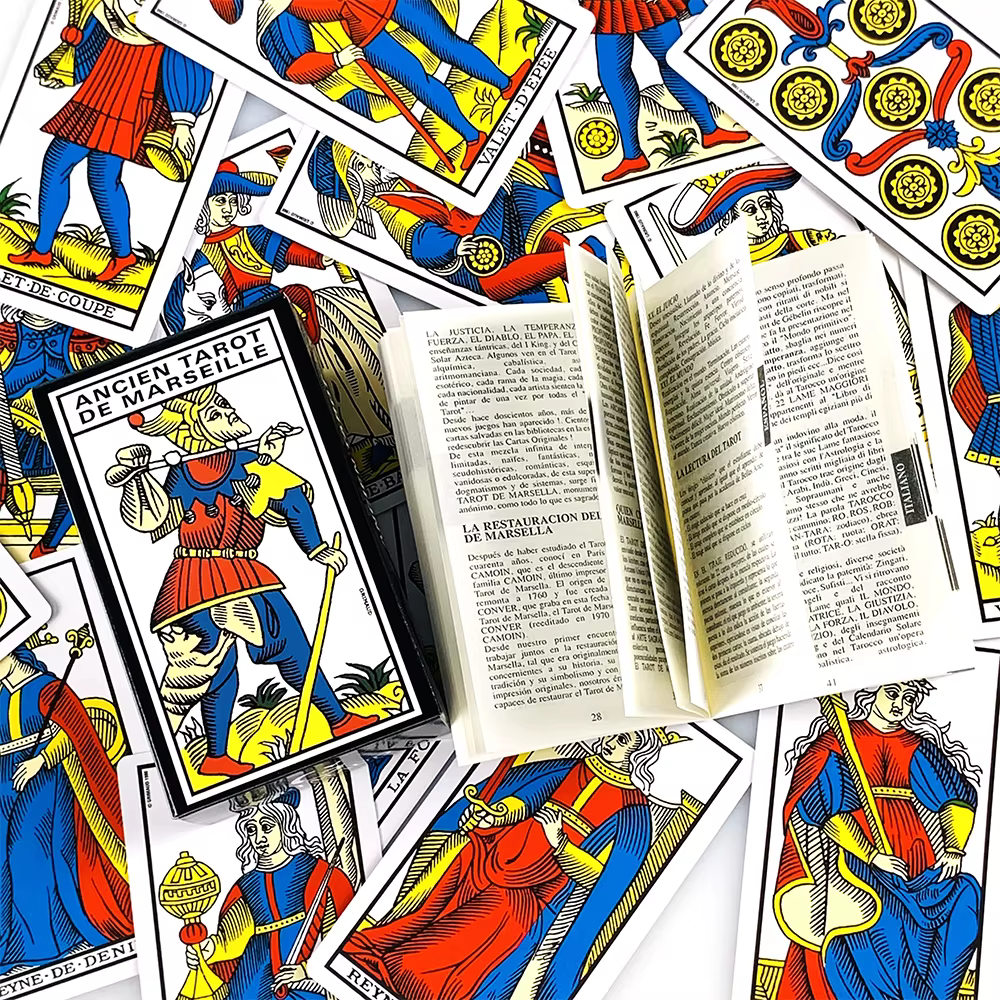 Version française. Ancien jeu de cartes de tarot de Marseille, jeu de tarot classique de Marseille, divination par la fortune, jeux de société de tarot pour débutants