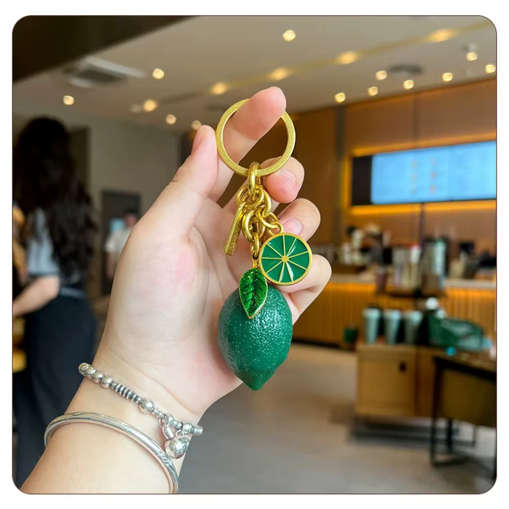 Porte-clés de voiture frais et minimaliste, accessoires de sac, pendentif de fruits de citron, accessoires cadeaux de vacances