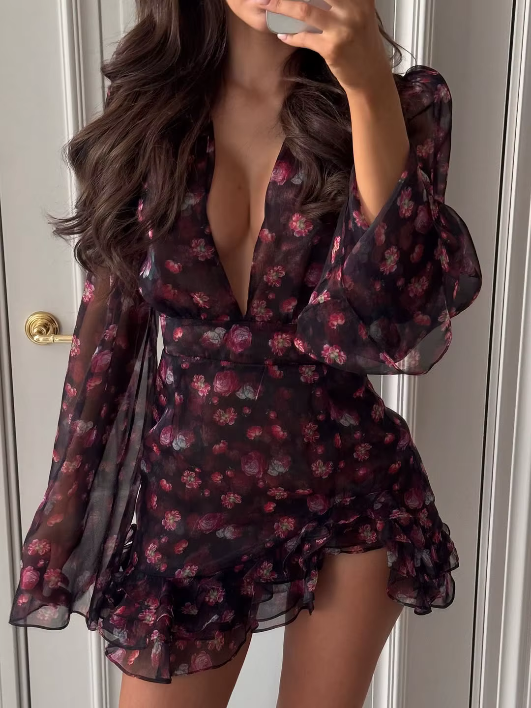 Robe Courte Sexy Imprimée à Col en V et Volants pour Femme, Manches Longues, Taille Haute, Coupe Slim Évasée, Modèle 2026, Idéale pour les Rendez-vous et le Quotidien