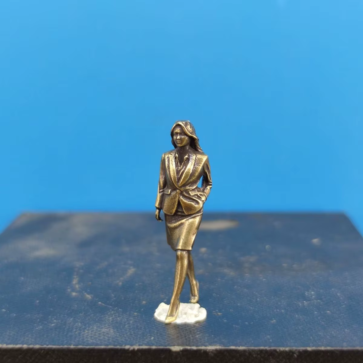 Figurine OL d'affaires Miniature en laiton, modèle de dame de collier, ornement de bureau pour la décoration de la maison, accessoire de Micro paysage