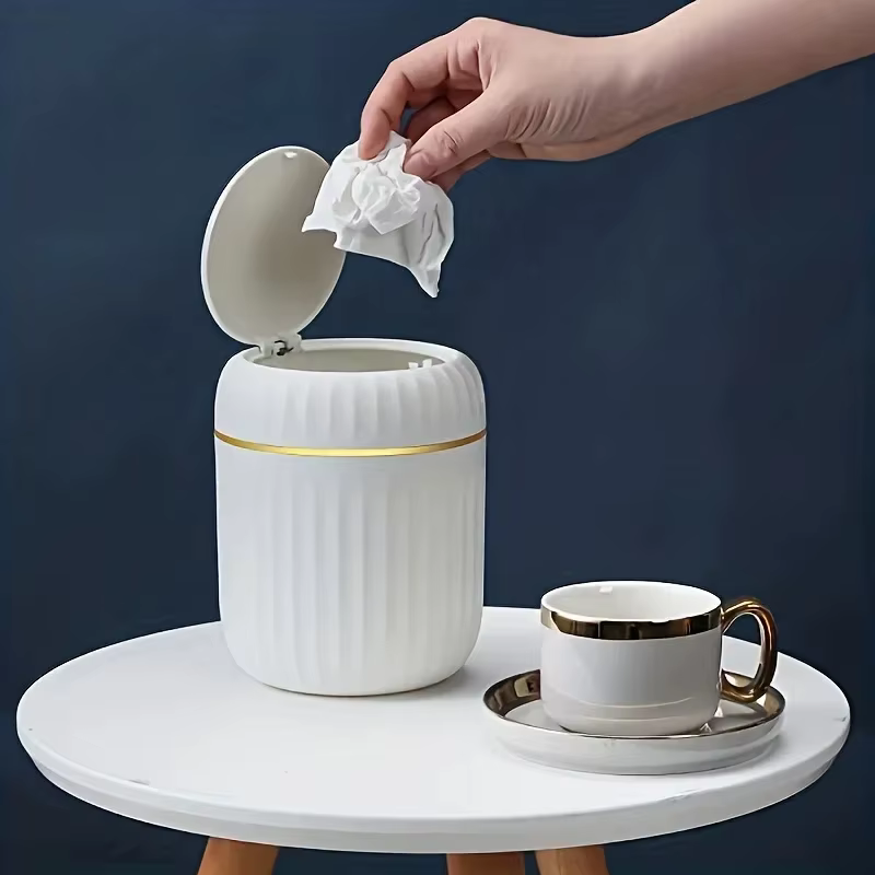 Mini poubelle de bureau avec couvercle, poubelle en plastique durable pour le bureau, la chambre à coucher, le rangement à domicile