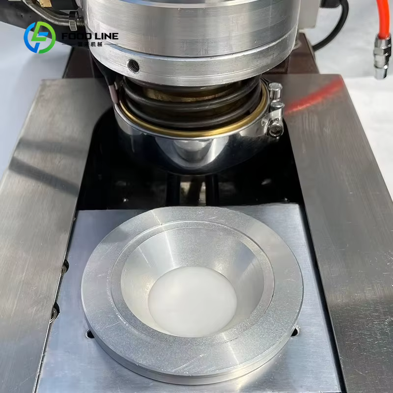Machine de moulage pneumatique personnalisée pour coques de tartelettes, machine de formage de peaux de tartelettes de comptoir commerciale pour boulangerie