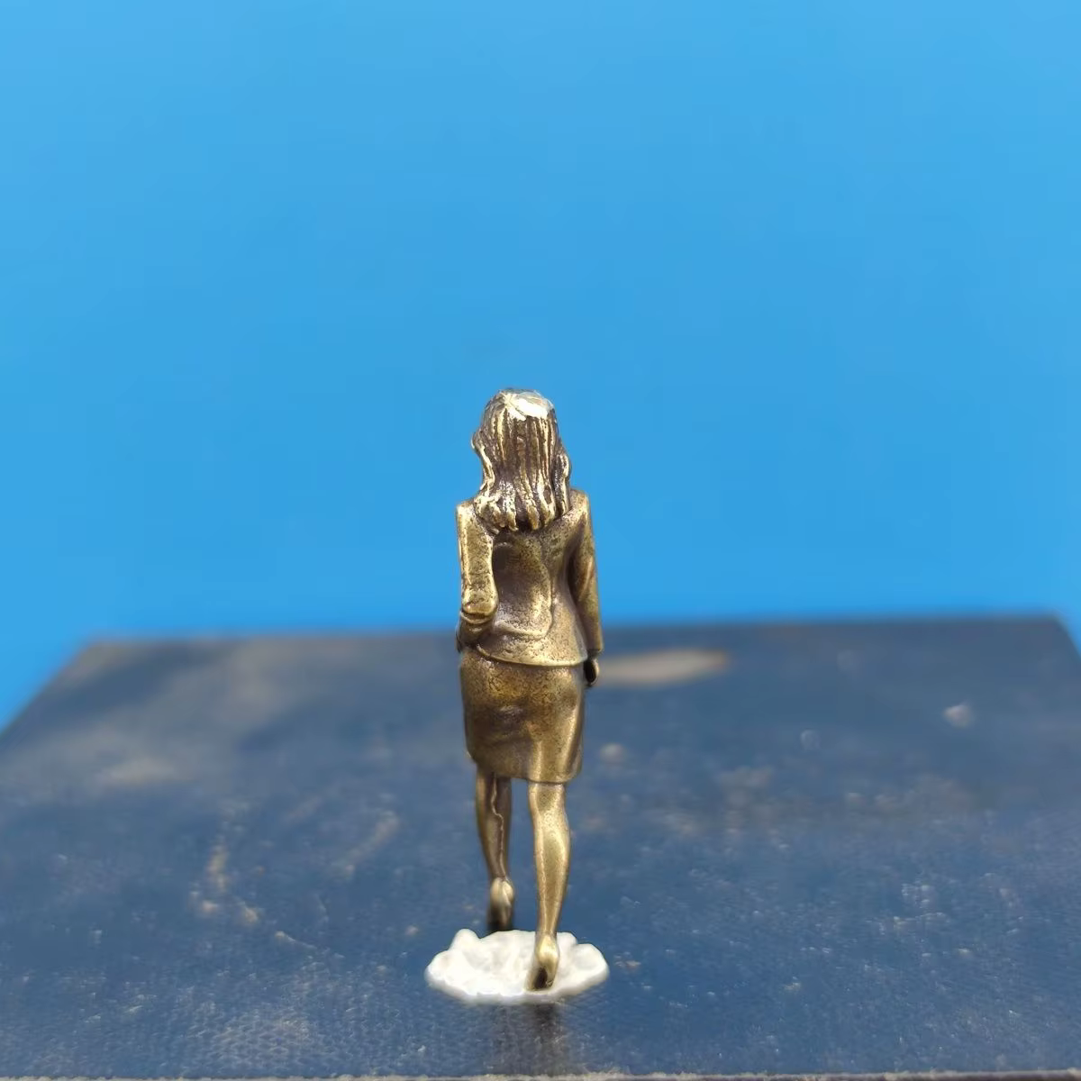 Figurine OL d'affaires Miniature en laiton, modèle de dame de collier, ornement de bureau pour la décoration de la maison, accessoire de Micro paysage
