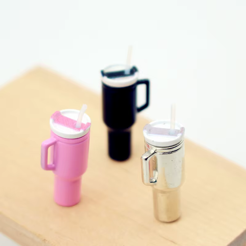 Maison de poupée Mini tasse d'eau Thermos avec paille tasse d'eau modèle Simulation bricolage Miniature scène alimentaire ornements décor à la maison décoration
