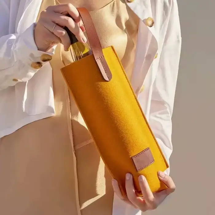 Sac à vin en feutre pour les amateurs de vin
