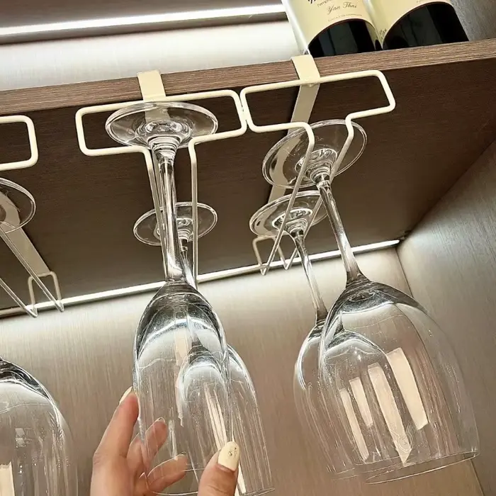 Support de rangement suspendu sans perçage pour verres à vin