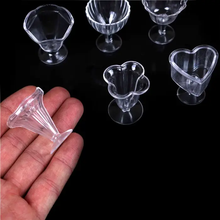 Mini coupe à vin transparente en plastique