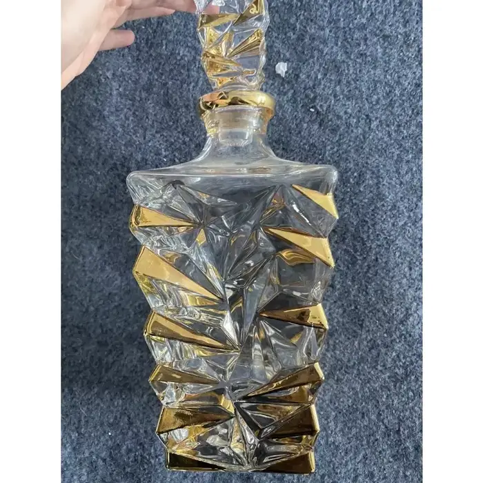 Carafe à vin rouge en verre de cristal