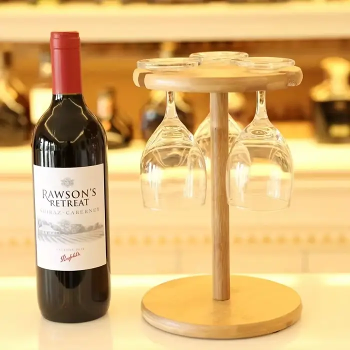 1 support à suspendre pour verres à vin rouge