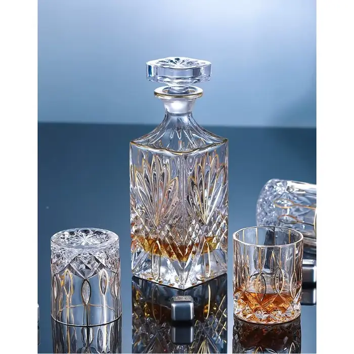 Carafe à vin rouge en verre de cristal