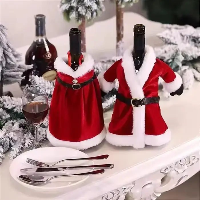 Ensemble de bouteilles de vin de noël créatif