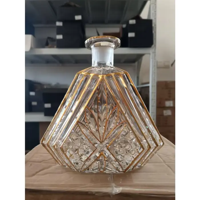 Carafe à vin rouge en verre de cristal