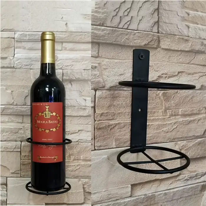 Casier à vin suspendu en fer forgé